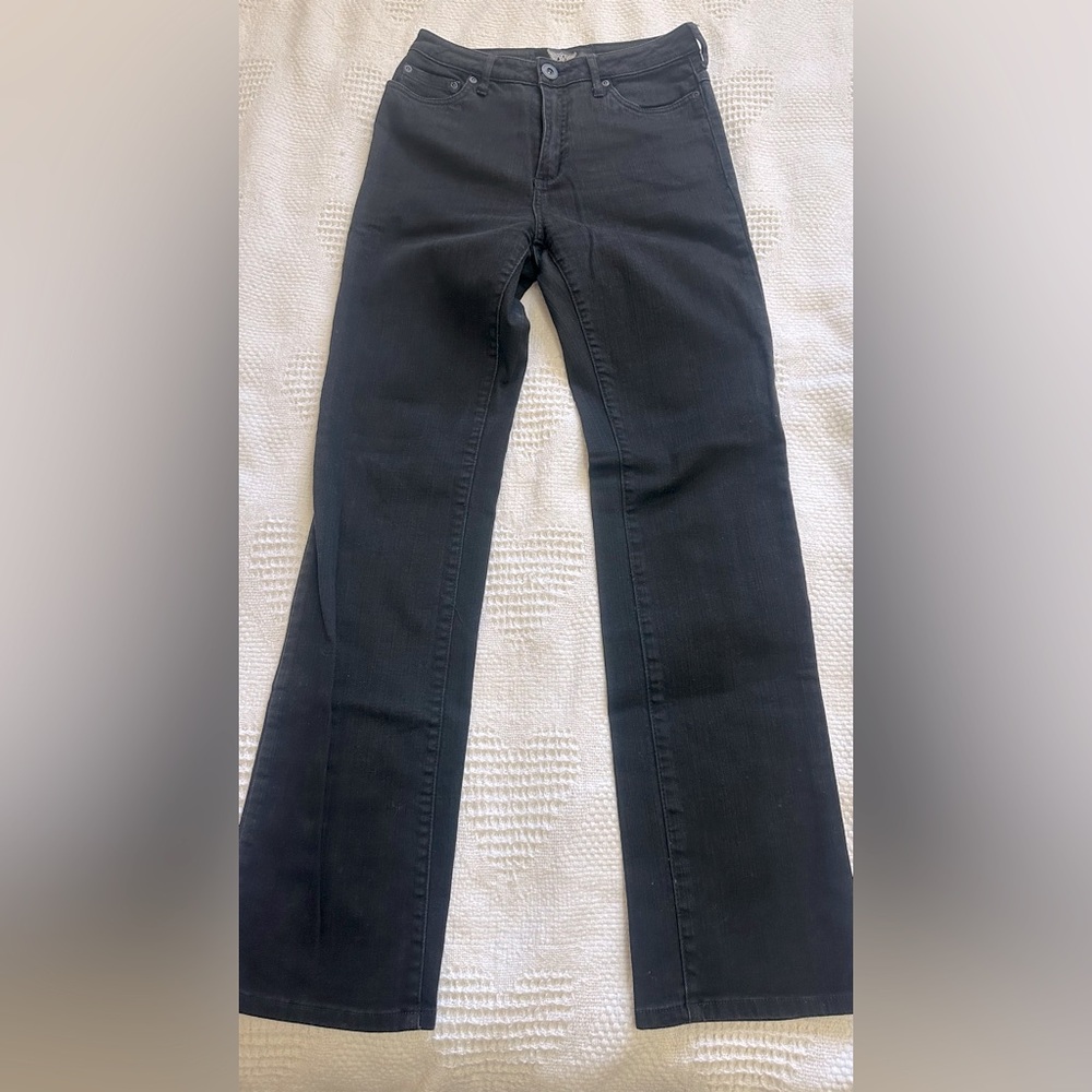 NWOT Armor Jeans (black)
Size 28